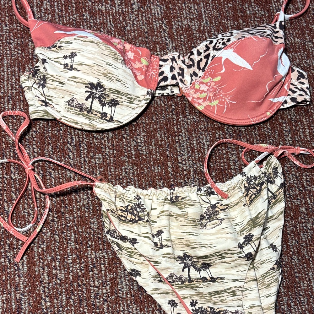 RVCA tossed seamed side tie triangle halter reversible bikini women’s Large